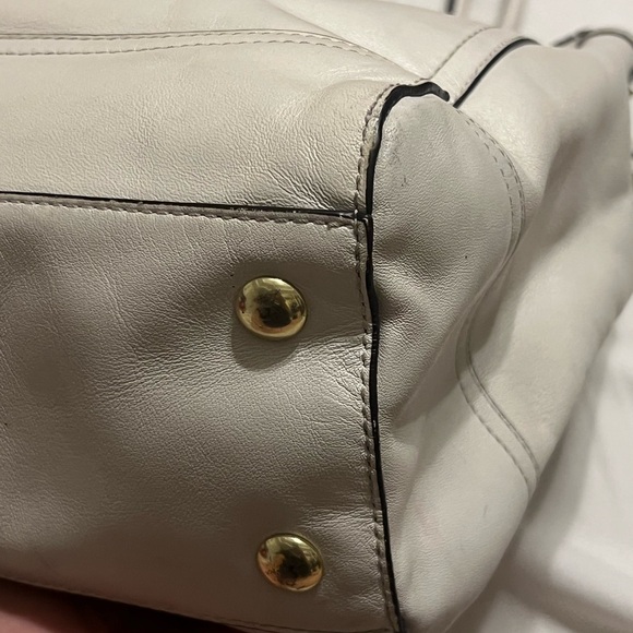 Coach - Picture 11 of 13